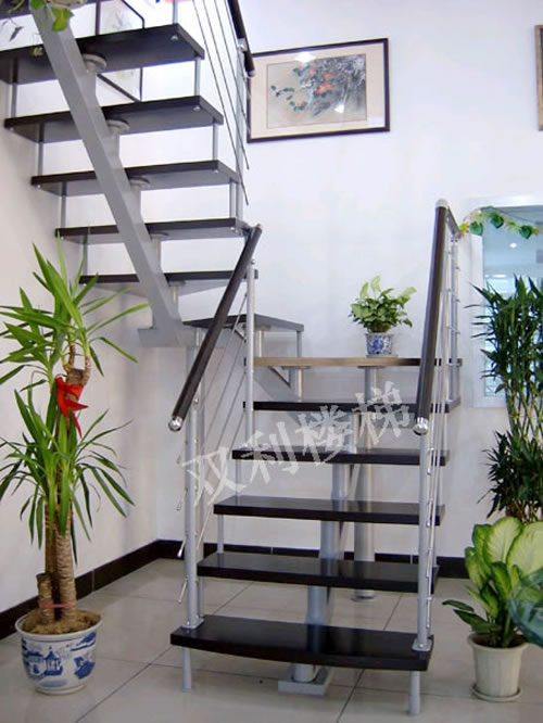 斜梁樓梯鋼木樓梯